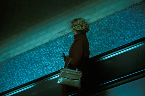 La Femme au sac à main, Charles-de-Gaulle Etoile, 1987