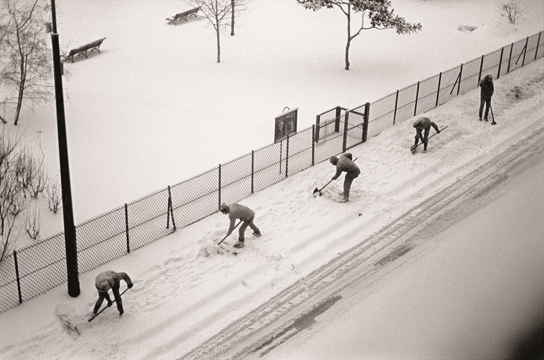 Parc Montsouris, Paris 14e, 1987. © Bernard Plossu 2